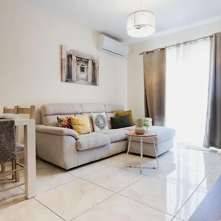 Cozy Seaside In Ghadira Bay 2 Bedrooms
