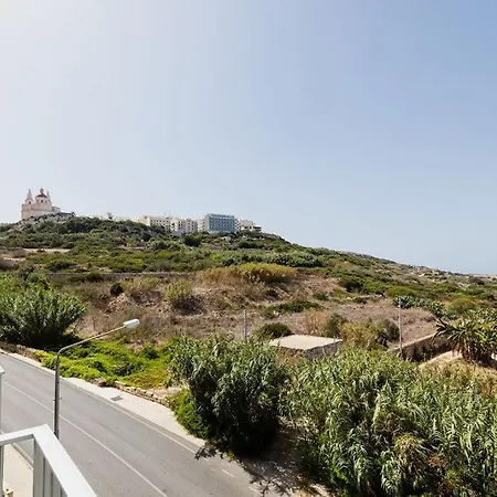 Cozy Seaside In Ghadira Bay 2 Bedrooms
